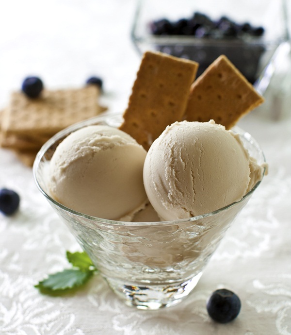 Luxurious Vegan Cheesecake Ice Cream (by GoDairyFree.org)