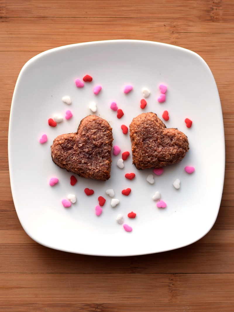 Heart-Shaped Strawberry Macaroons - Paleo, Vegan, Raw and Chocolate-Covered Variations (easy, delicious - just amazing!)