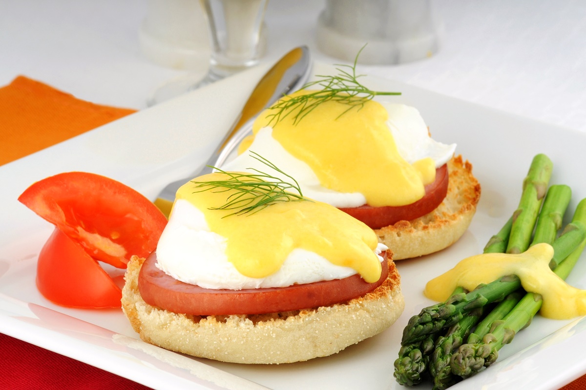 Eggs Benedict with Healthy Hollandaise Sauce (Dairy-Free Recipe!)