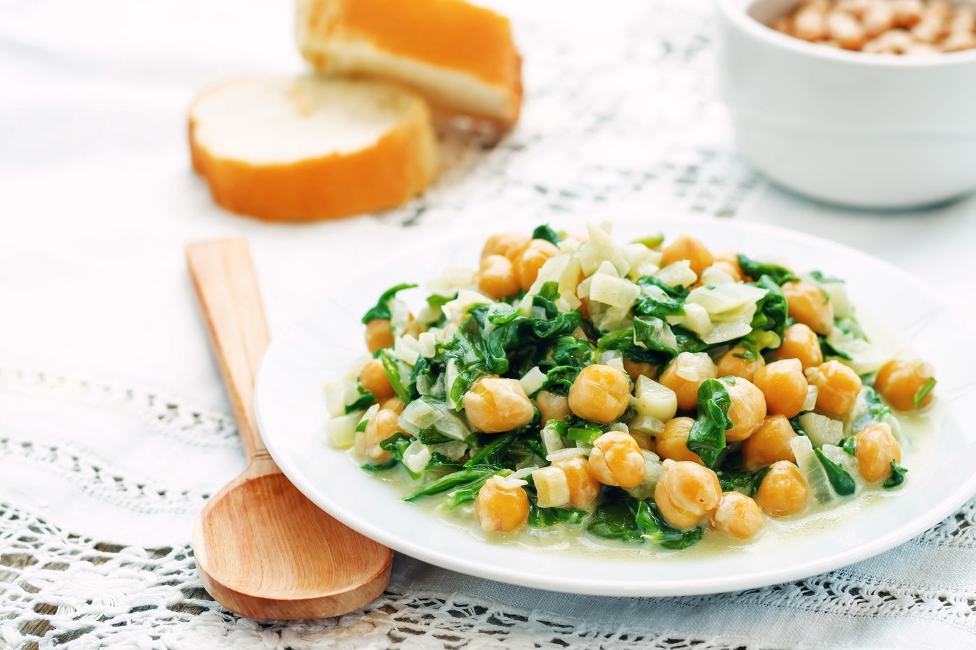 Garlicky Greek Chickpeas & Spinach Recipe - vegan, gluten-free and allergy-friendly!