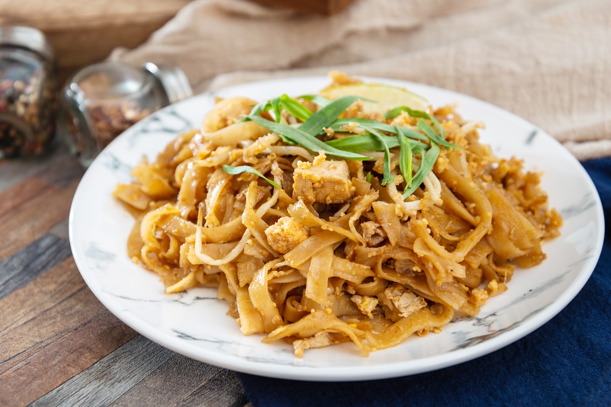 Dairy-Free Thai Peanut Noodles Recipe with Tofu - vegan-friendly but with options for all! Can be gluten-free, sesame-free, soy-free, and nut-free!