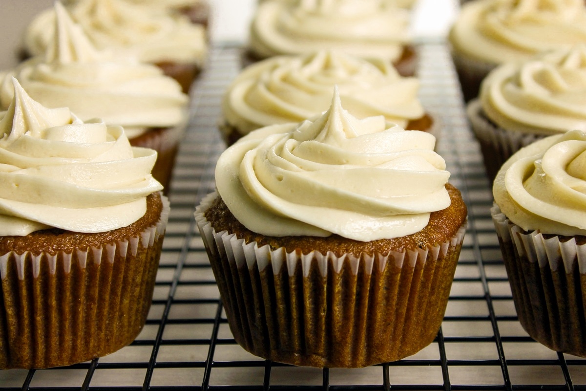 Vegan Gingerbread Cupcakes Recipe with Cinnamon Vanilla Frosting or Lemon Cream Cheese Frosting (dairy-free, egg-free, soy-free, nut-free)