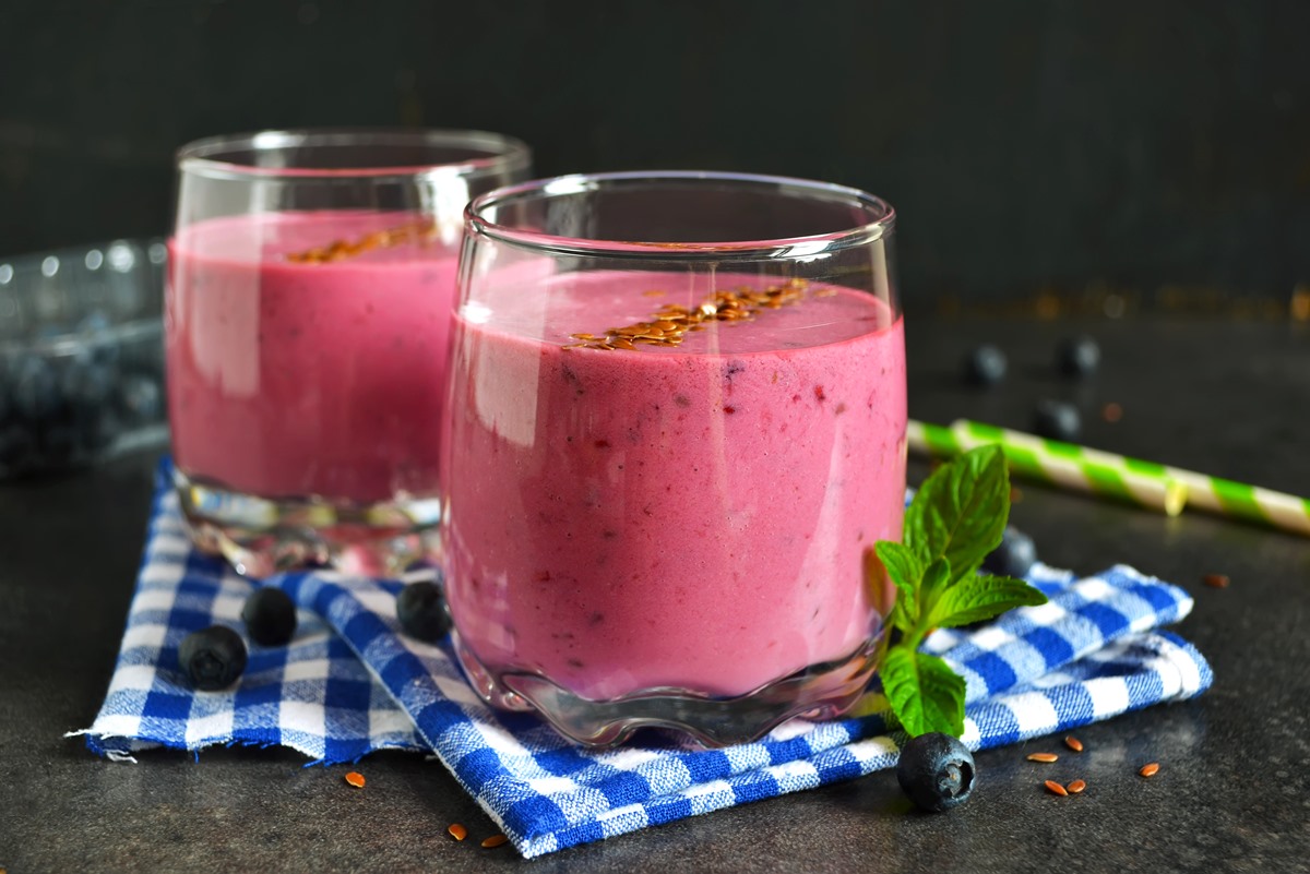 Berry Flax Breakfast Shake Recipe (Dairy-Free & Plant-Based) - high in fiber, omega-3, antioxidants, and optionally, protein.
