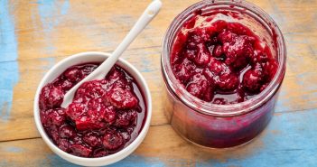 Pineapple Cranberry Sauce Recipe - an essential Thanksgiving side with a delicious twist #kidfriendly #thanksgivingrecipe #cranberrysauce