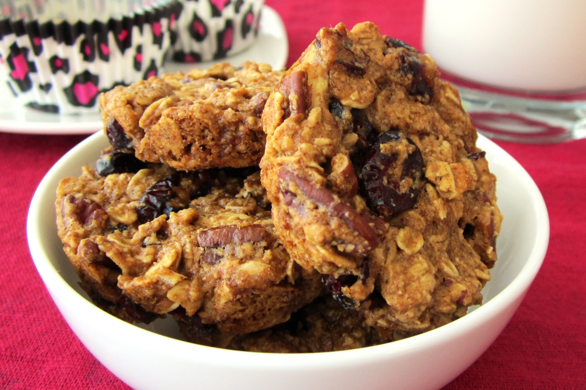 Healthy Oatmeal Breakfast Cookies Recipe - dairy-free, gluten-free, vegan and made in a muffin tin!