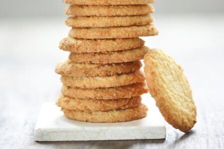 Gluten-Free Vegan Thin and Crispy Almond Flour Cookies Recipe - delicate and delicious!