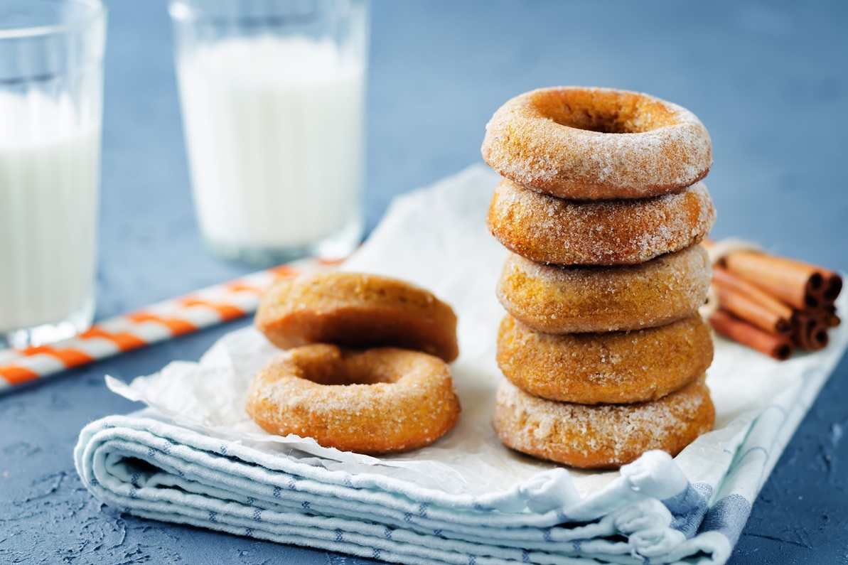 Baked Sweet Potato Donuts Recipe - Vegan, Low Fat, and optionally Oil-Free! #sweetpotatodonuts #bakeddonuts #vegandonuts