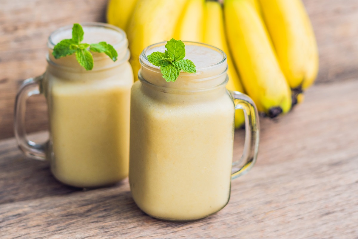 Banana Celery Smoothie Recipe - dairy-free, soy-free, vegan - high in vitamins, minerals, antioxidants, fiber, and great for digestive health