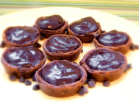 Triple Chocolate Pudding Tartlets Recipe - these top allergen-free little cups are vegan, gluten-free, nut-free, dairy-free, and soy-free.