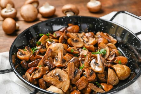 Sherry Mushrooms Recipe for a Fast & Flavorful Vegan Tapas Night