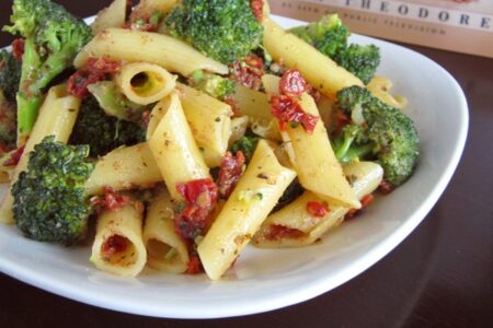 Vegan Sun-dried Tomato and Broccoli Penne Pasta Recipe