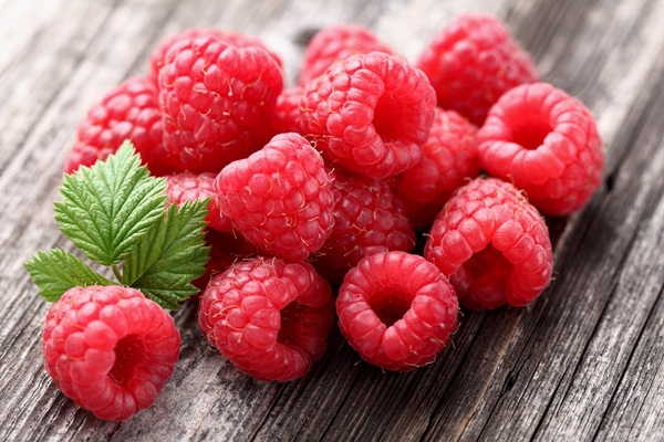 Foods to Buy Organic: Raspberries