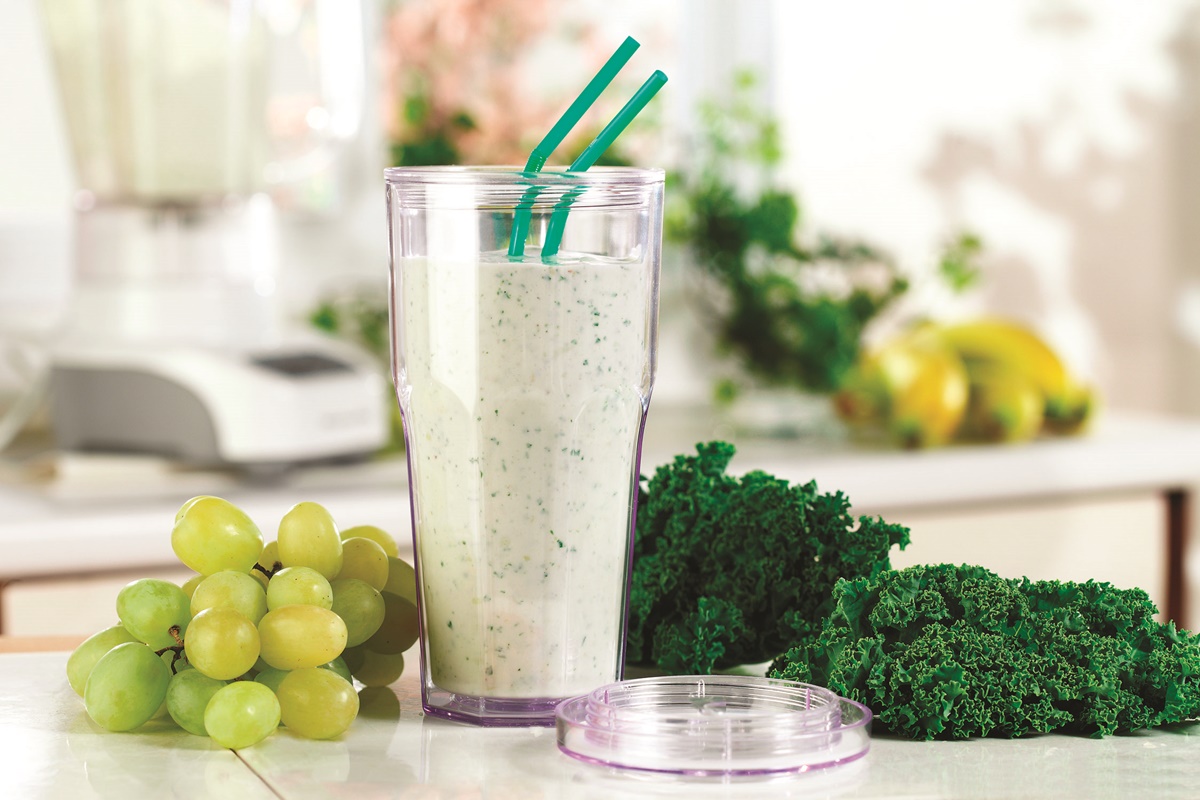 Green Vegan Omega Smoothie Recipe - healthy, easy & dairy-free!