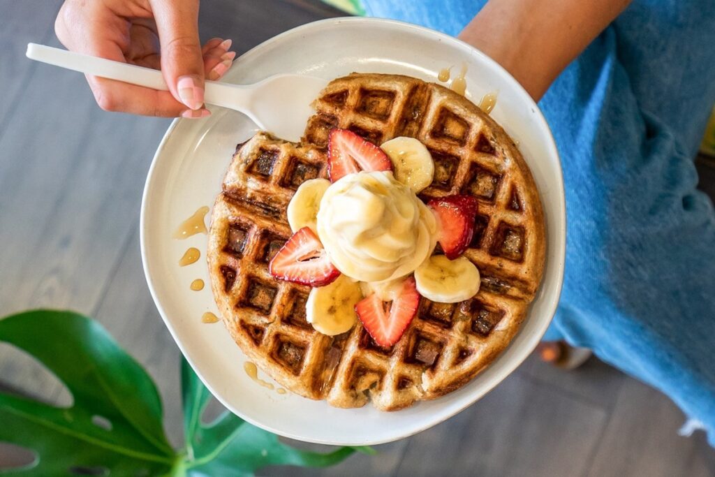Dairy-Free Oahu, Hawaii: Complete Guide to the Best Restaurants & Shops all over the island. With vegan and gluten-free options.