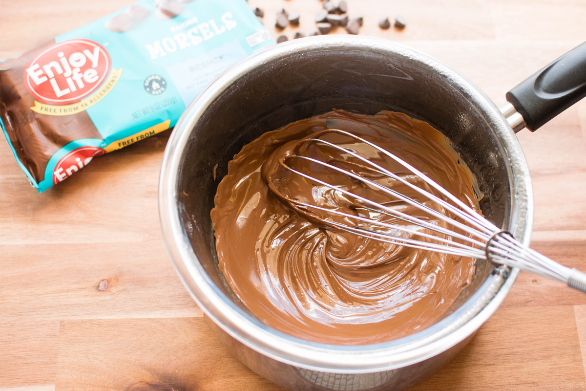 How to Melt Chocolate - 4 Easy Ways, including the Best foolproof method that you didn't know about! Works on dairy-free chocolate, too.