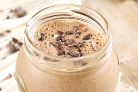 Mexican Chocolate Smoothie Recipe - a healthy, dairy-free delight with little flecks of cacao nibs and notable spice throughout. Naturally vegan and paleo.