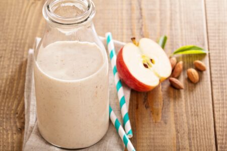 Delicious, kid-friendly apple pie smoothies with the "a la mode" blended right in! Naturally vegan, dairy-free, soy-free & gluten-free.