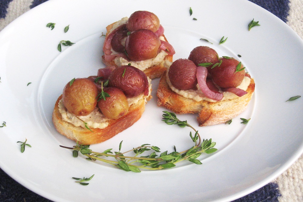 Crostini with Roasted Grapes and Onions