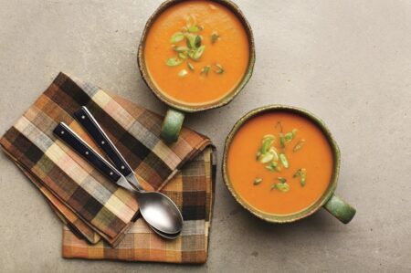 5-Ingredient Pumpkin Curry Soup