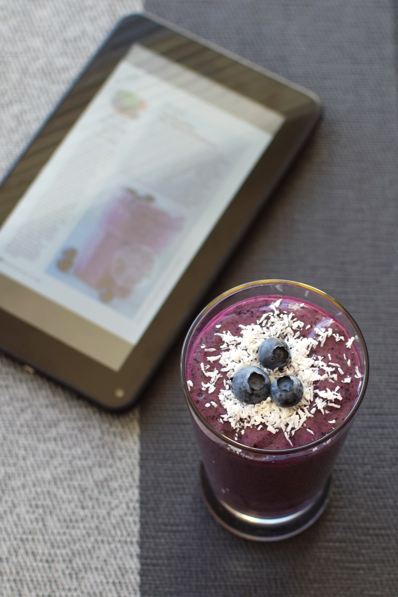 Brain-Boosting Blueberry Smoothie Recipe (dairy-free) + Texture App Free Trial (over 175 Magazines with Back Issues at your finger tips!)