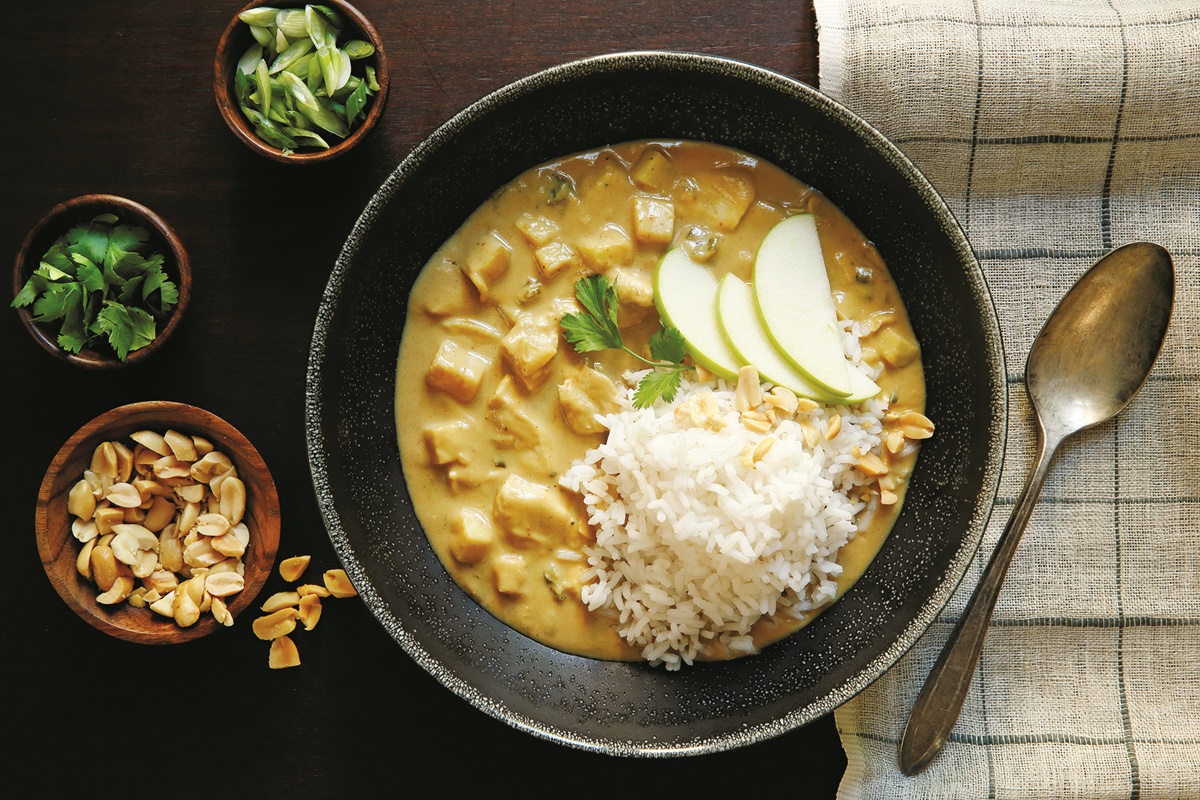 Apple Chicken Peanut Curry Recipe (Dairy-free, Gluten-free, Soy-free; Vegan option included)
