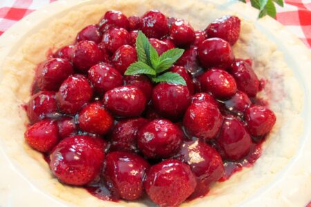 Strawberry Shortbread Pie Recipe (dairy-free, vegan, easy and just 5 ingredients!)