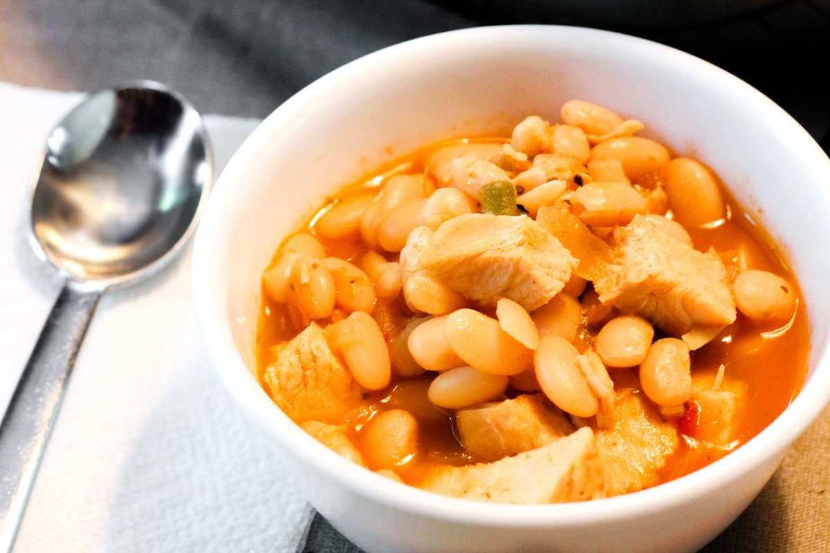 White Bean Chicken Chili Recipe - A Family Favorite That's Naturally Gluten-Free and Allergy-Friendly #chickenchili with Vegan Option