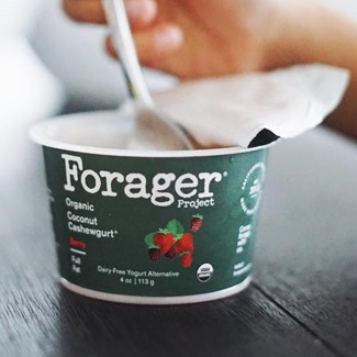 Forager Project Coconut Cashewgurt Review - Premium, Full-Fat Dairy-Free Yogurt Alternative. Post includes ingredients, allergen info & more plus user reviews on taste on taste and consistency.