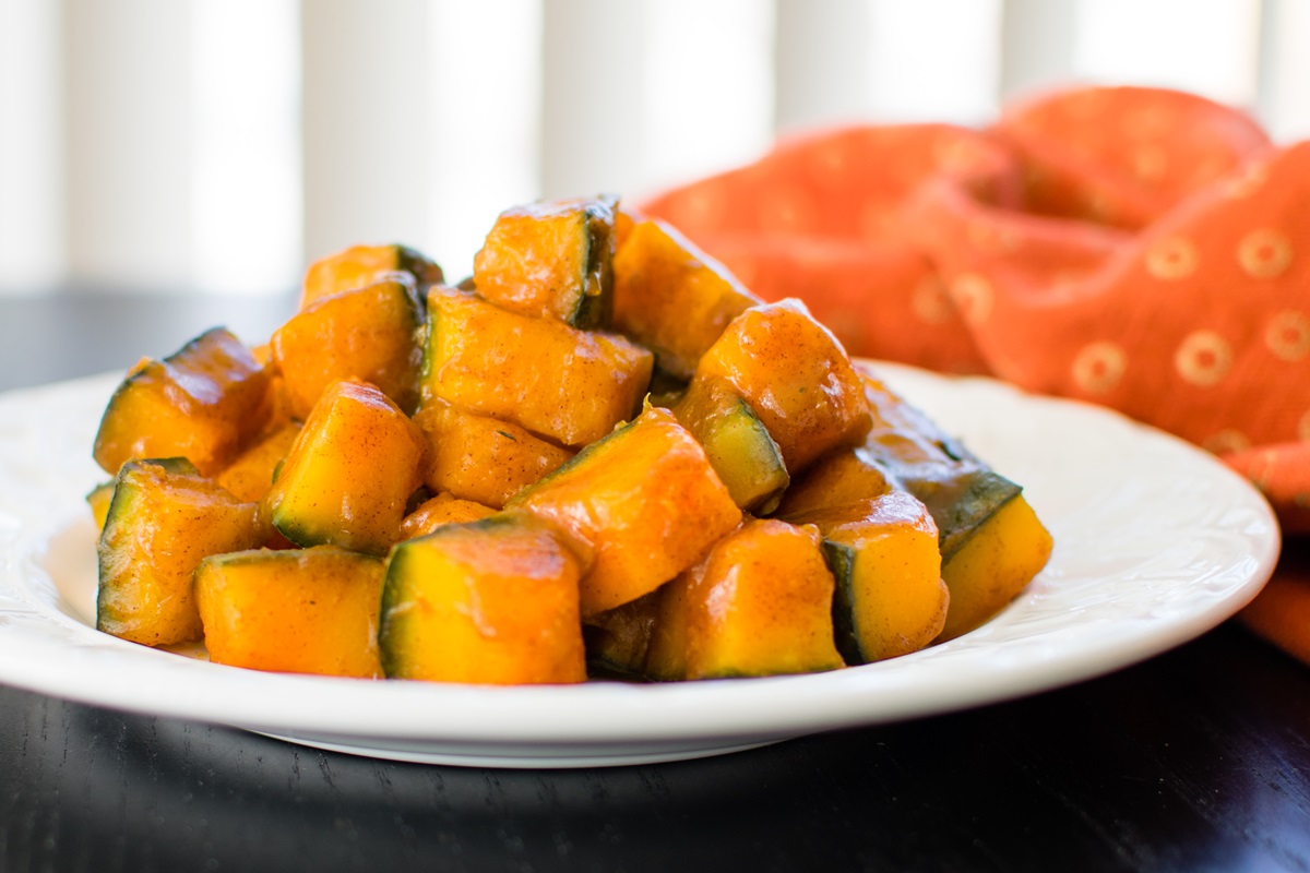 Fast & Easy Maple-Glazed Kabocha Squash Recipe - naturally dairy-free, allergy-friendly, vegan, and paleo. No peeling required!
