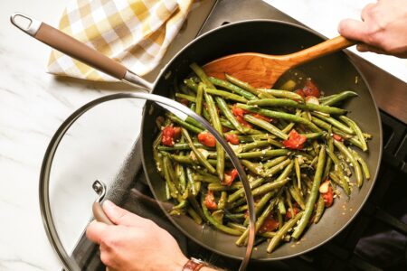 Long-Cooked Green Beans Recipe with Garlic, Onions, and Tomatoes (Vegan and Allergy-Friendly Side Dish)