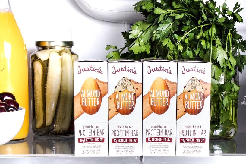 Justin’s Almond Butter Protein Bars Reviews and Info - dairy-free, gluten-free, low sugar, and refrigerated for freshness! 