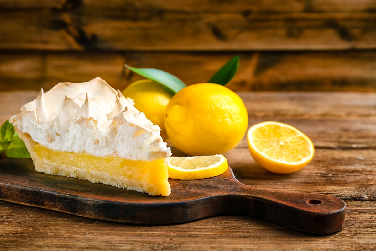 Classic Dairy-Free Lemon Meringue Pie Recipe Loved for Over 100 Years