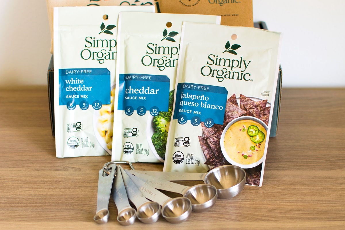Simply Organic Dairy-Free Cheese Sauce Mixes Reviews & Info - vegan, organic, gluten-free, and allergy-friendly. Available in Cheddar, White Cheddar, and Jalapeno Queso Blanco