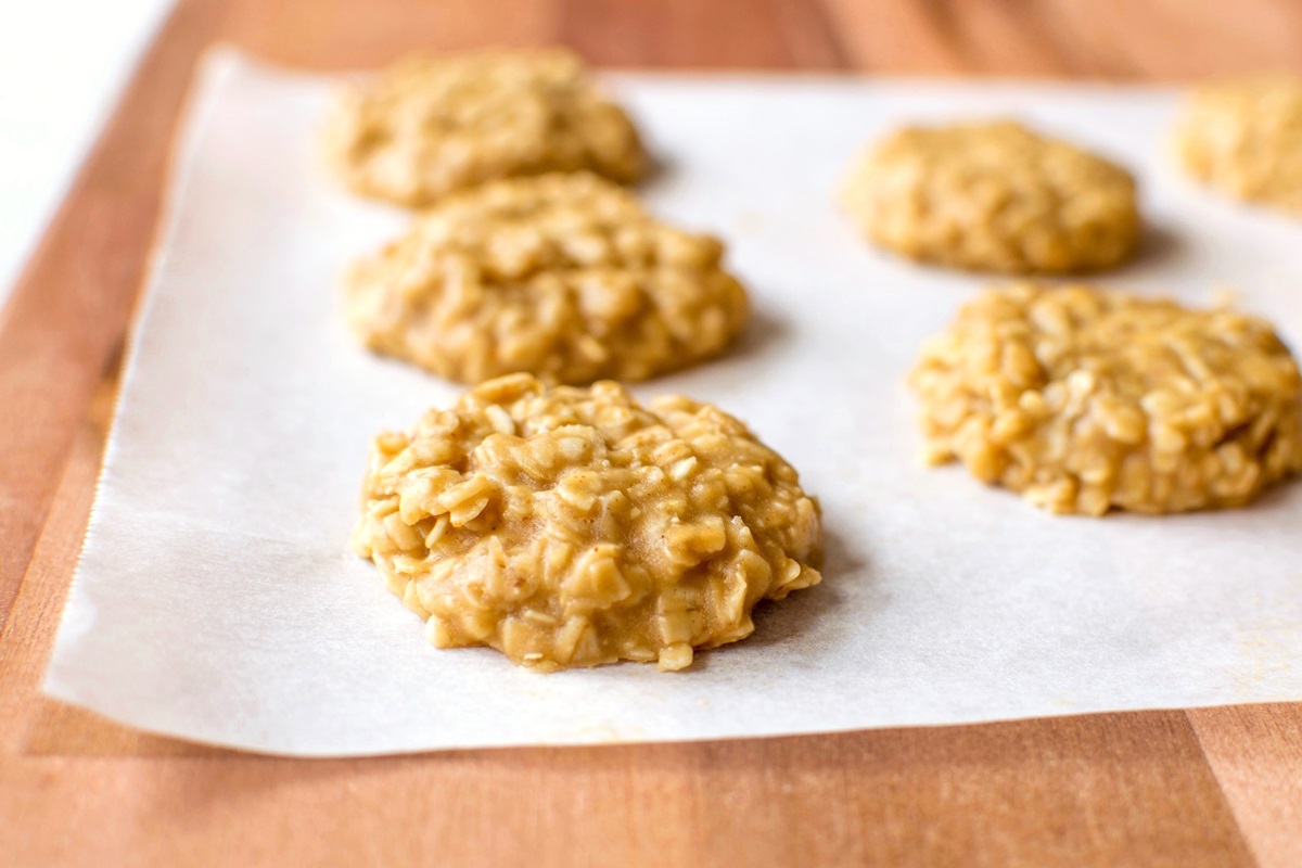 Dairy-Free Peanut Butter No Bake Cookies Recipe - fudgy oat bites that are naturally chocolate-free, gluten-free, and egg-free too! Easy, rich, and perfectly sweet.